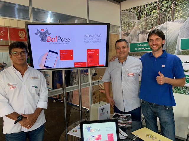 Show Rural Coopavel 2019: Visita do representante da INTA no stand da Coimma